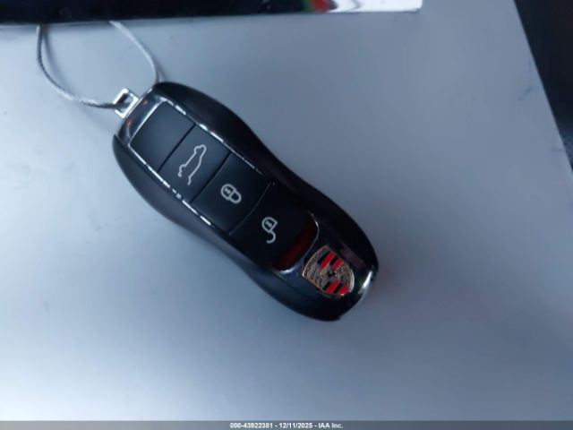 2016 PORSCHE MACAN WP1AF2A54GLB91714 Photo 10