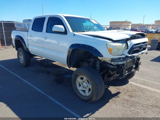 Toyota Tacoma Base V6/trd Pro 2015 3TMLU4EN3FM197765 Image 1