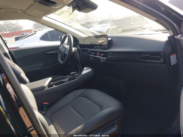 2025 KIA EV6 5XYC34JAXSG008400 Photo 4
