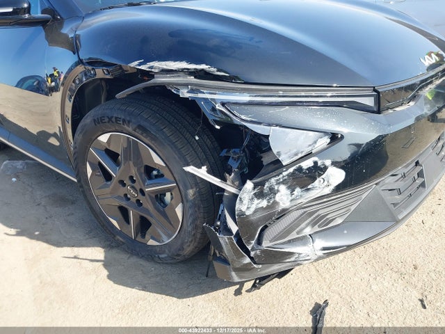 2025 KIA EV6 5XYC34JAXSG008400 Photo 5