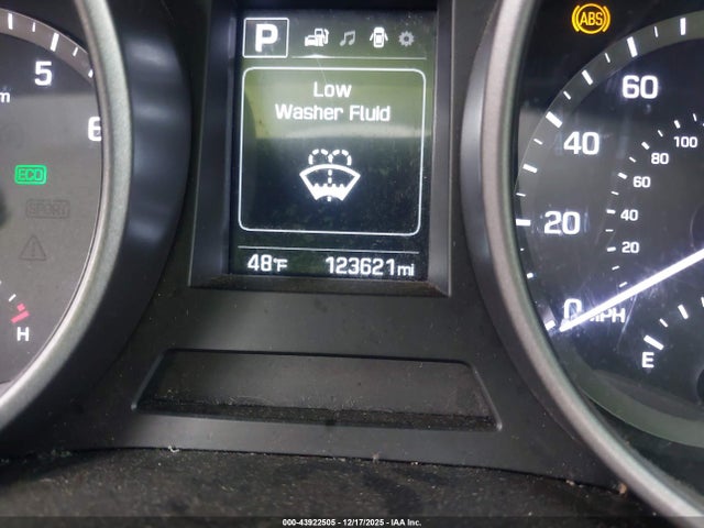 5XYZTDLB0HG440101 Hyundai Santa Fe Sport 2.4l