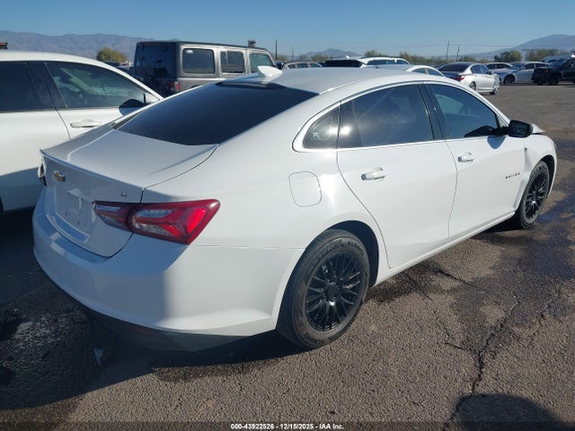 1G1ZD5ST7NF194894 Chevrolet Malibu Fwd Lt