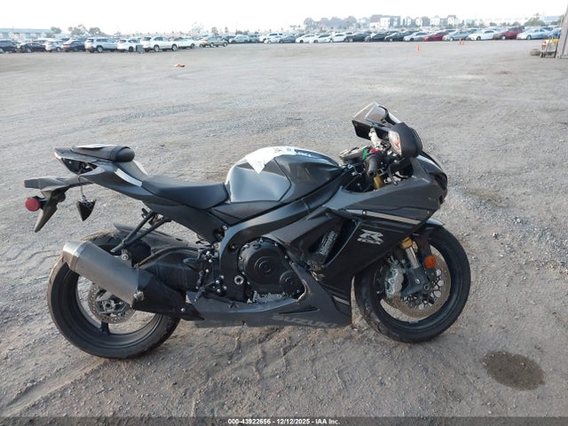 Suzuki GSX-R750 2025 JS1GR7MA6S7100480 Image 12