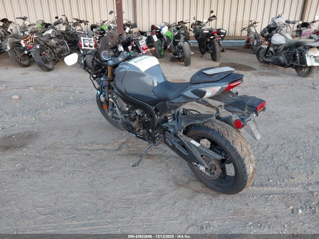 Suzuki GSX-R750 2025 JS1GR7MA6S7100480 Image 3