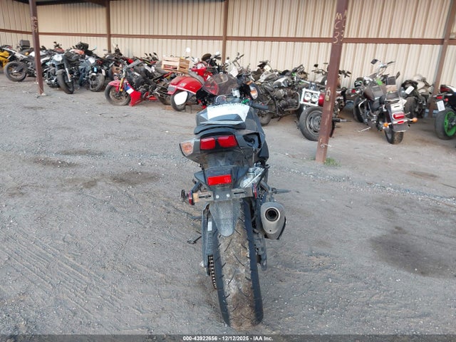 Suzuki GSX-R750 2025 JS1GR7MA6S7100480 Image 6