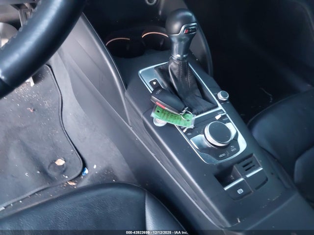 2018 AUDI A3 WAUGUGFF1J1019401 Photo 10