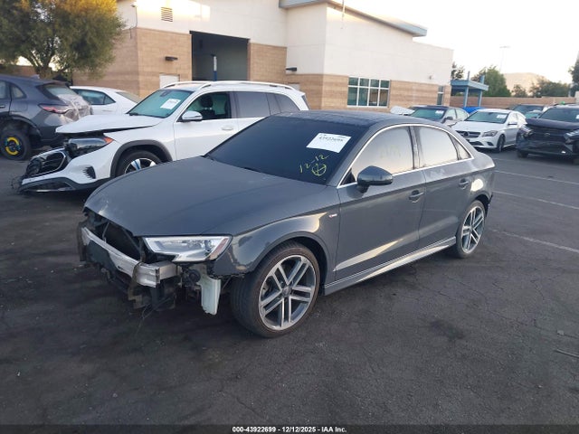 2018 AUDI A3 WAUGUGFF1J1019401 Photo 1