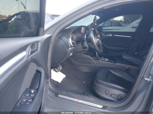 2018 AUDI A3 WAUGUGFF1J1019401 Photo 4