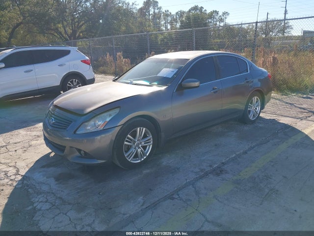 43922746 :رقم المزاد ، JN1CV6AP1FM580876 vin ، 2015 Infiniti Q40 مزاد بيع