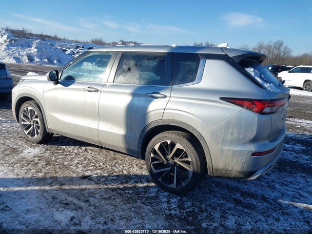 2022 MITSUBISHI OUTLANDER JA4J4UA81NZ032506 Photo 2