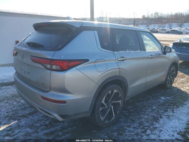 2022 MITSUBISHI OUTLANDER JA4J4UA81NZ032506 Photo 3