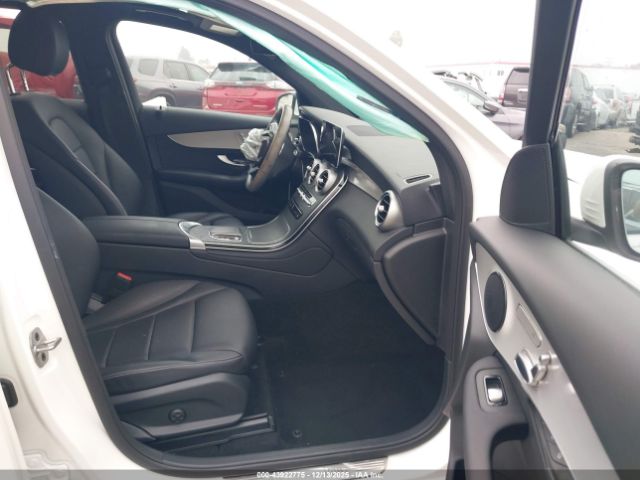 2022 MERCEDES-BENZ GLC 300 W1N0G8DB7NV399370 Photo 4