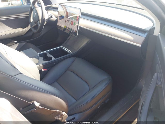 2021 TESLA MODEL 3 5YJ3E1EB0MF939025 Photo 4