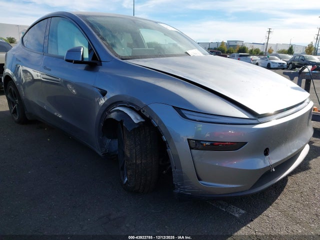 2026 TESLA MODEL Y 7SAYGDEDXTF445937 Photo 0