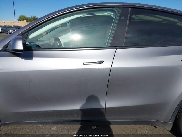 Tesla Model Y Rwd 2026 7SAYGDEDXTF445937 Image 13