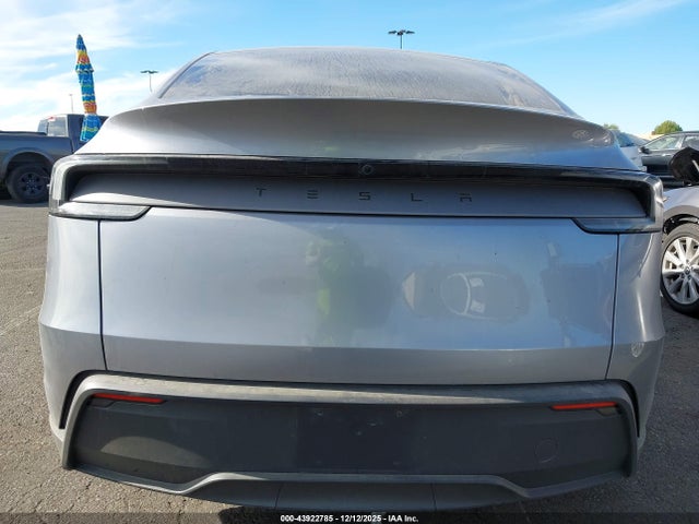 Tesla Model Y Rwd 2026 7SAYGDEDXTF445937 Image 15