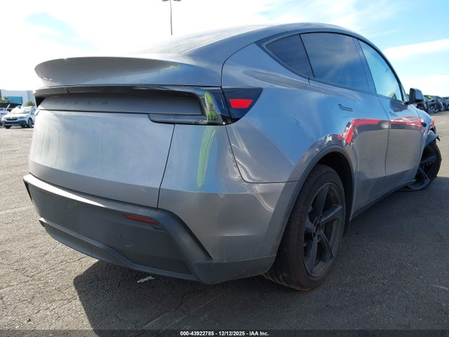 2026 TESLA MODEL Y 7SAYGDEDXTF445937 Photo 3