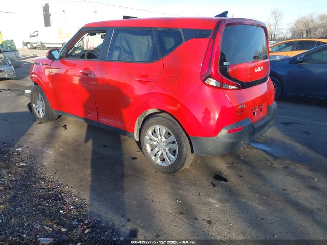 KIA SOUL LX 2022 KNDJ23AU6N7150209 Image 3