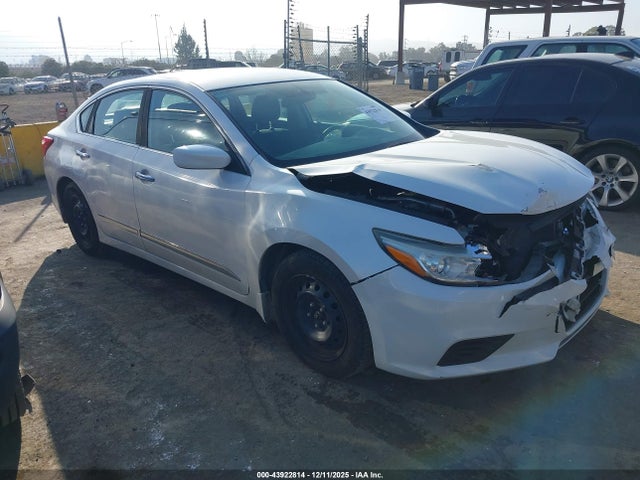 Nissan Altima 2.5 S 2016 1N4AL3AP1GC113222 главное изображение