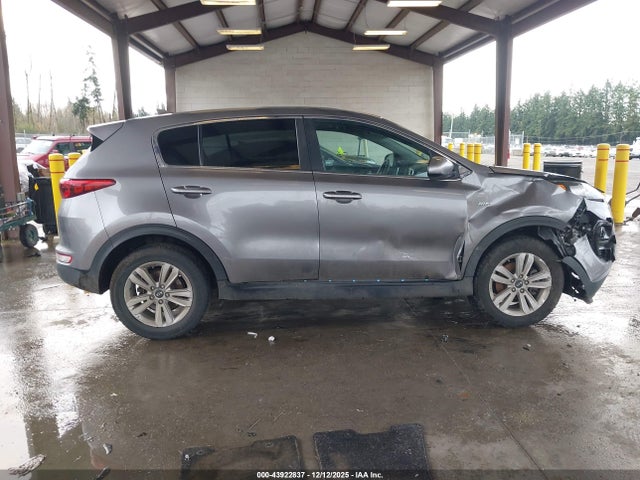 KNDPMCAC6H7277896 KIA Sportage Lx