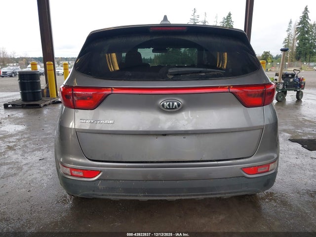KNDPMCAC6H7277896 KIA Sportage Lx