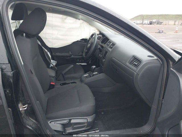 3VW267AJ8GM217758 Volkswagen Jetta 1.4t S