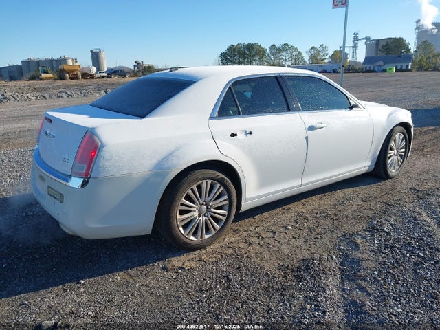 Продажа на аукционе авто 2013 Chrysler 300 Motown, vin: 2C3CCARG4DH556666, номер лота: 43922917