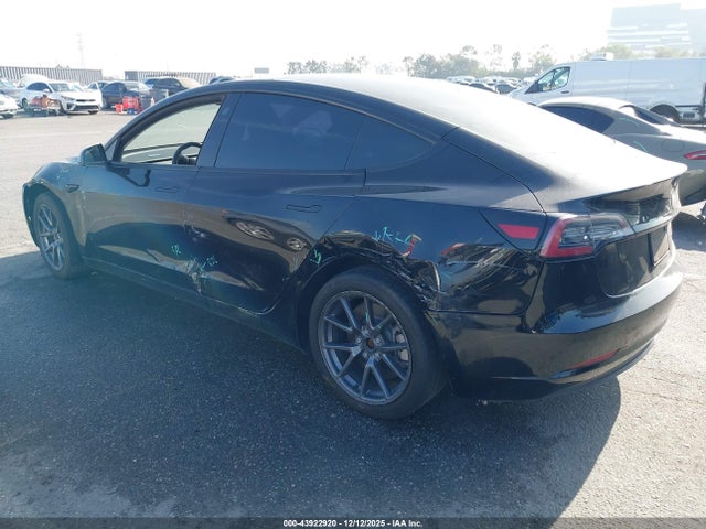 2022 TESLA MODEL 3 5YJ3E1EBXNF134442 Photo 2