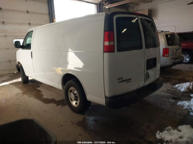 43922958 :رقم المزاد ، 1GCWGFCA4B1125139 vin ، 2011 Chevrolet Express 2500 Work Van مزاد بيع