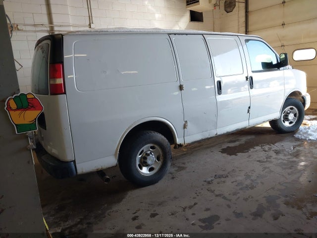 43922958 :رقم المزاد ، 1GCWGFCA4B1125139 vin ، 2011 Chevrolet Express 2500 Work Van مزاد بيع
