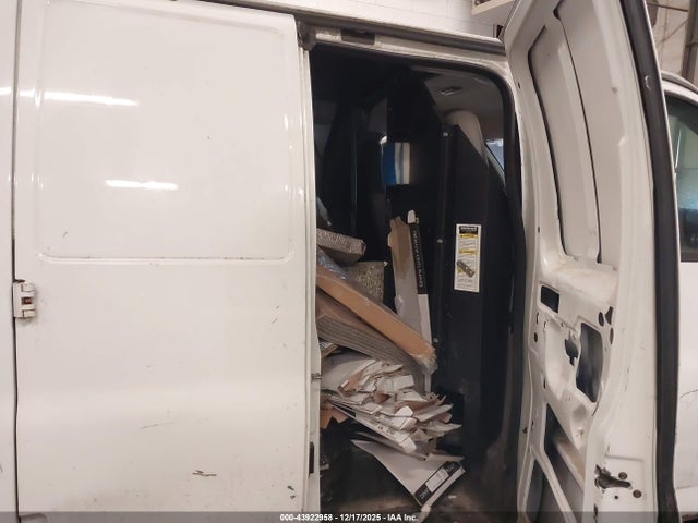 43922958 :رقم المزاد ، 1GCWGFCA4B1125139 vin ، 2011 Chevrolet Express 2500 Work Van مزاد بيع