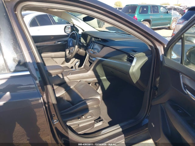2017 CADILLAC XT5 1GYKNBRSXHZ111246 Photo 4