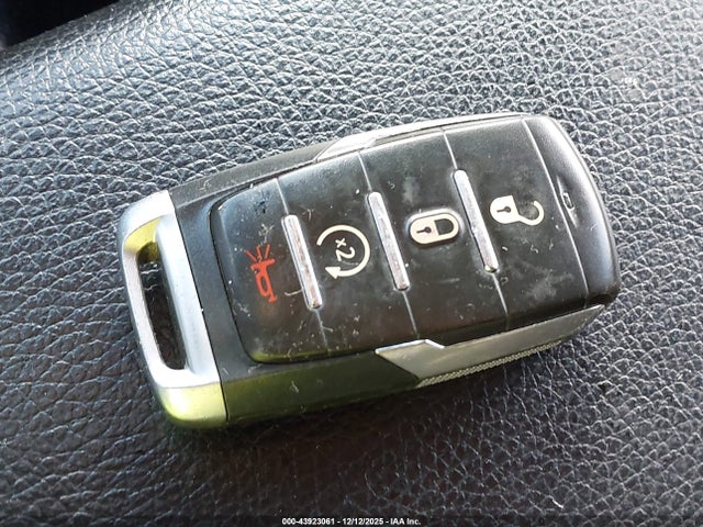 2021 RAM 1500 1C6SRFMTXMN662903 Photo 10