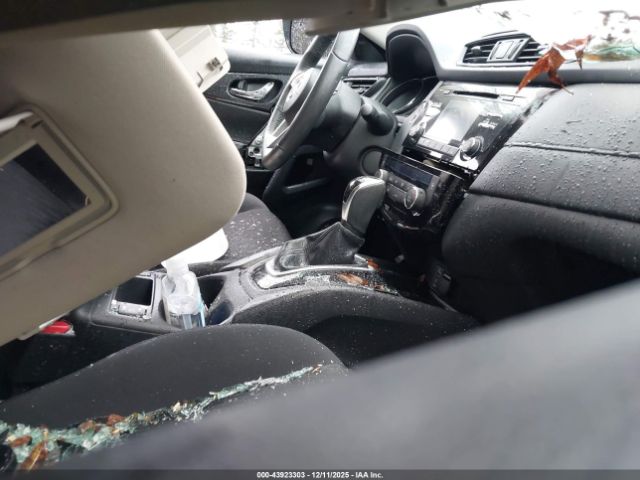 2017 NISSAN ROGUE KNMAT2MT7HP618107 Photo 4