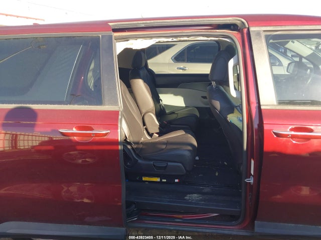 43923405 :رقم المزاد ، KNDNB4H3XP6249385 vin ، 2023 Kia Carnival Mpv Lx Seat Package مزاد بيع