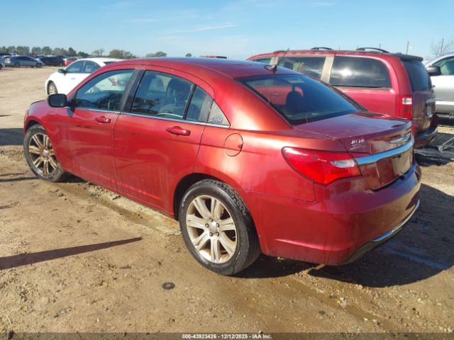 2013 CHRYSLER 200 1C3CCBABXDN640830 Photo 2