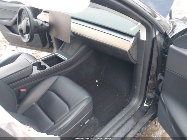 2022 TESLA MODEL Y 7SAYGDEE8NF315666 Photo 4