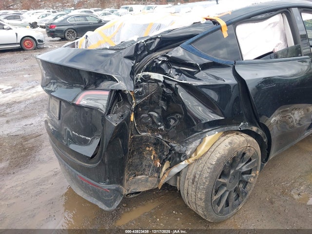 2022 TESLA MODEL Y 7SAYGDEE8NF315666 Photo 5