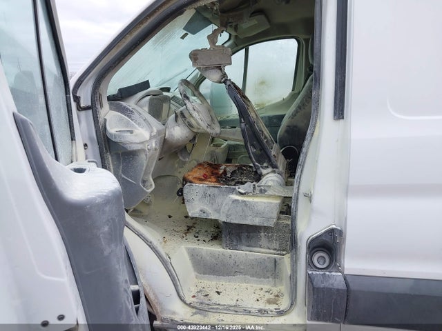 1FTNE2YG3FKA49551 Ford Transit-150