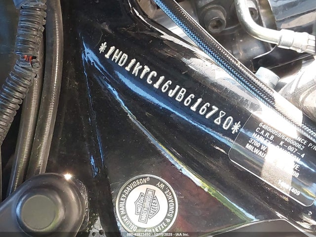 2018 HARLEY-DAVIDSON FLTRXS 1HD1KTC16JB616780 Photo 9