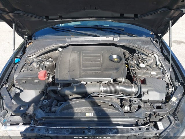 2020 JAGUAR XE SAJAE4FX6LCP56132 Photo 9