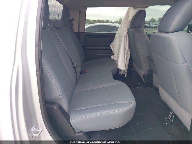 43923600 :رقم المزاد ، 1C6RR6KG1JS104794 vin ، 2018 Ram 1500 Tradesman  4x2 5'7 Box مزاد بيع
