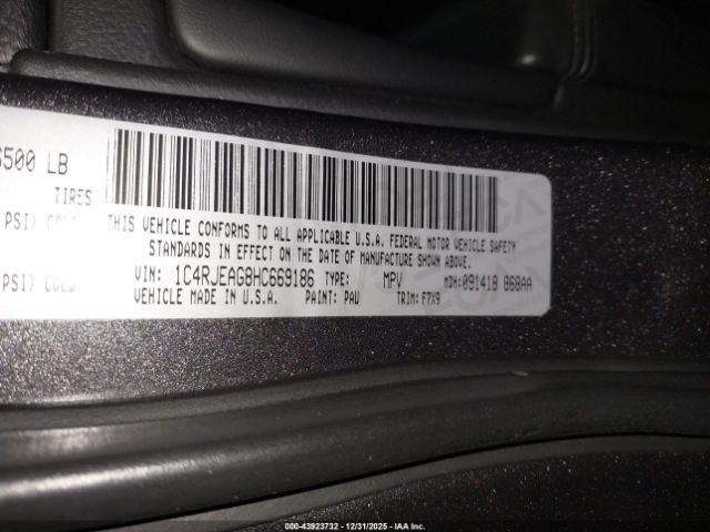 2017 JEEP GRAND CHEROKEE 1C4RJEAG8HC669186 Photo 8