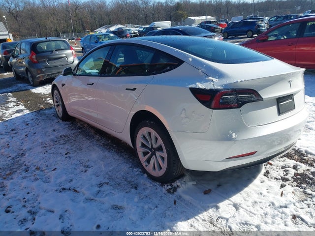 2021 TESLA MODEL 3 5YJ3E1EAXMF060011 Photo 2