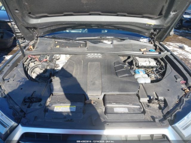 2017 AUDI Q7 WA1LAAF7XHD008125 Photo 9