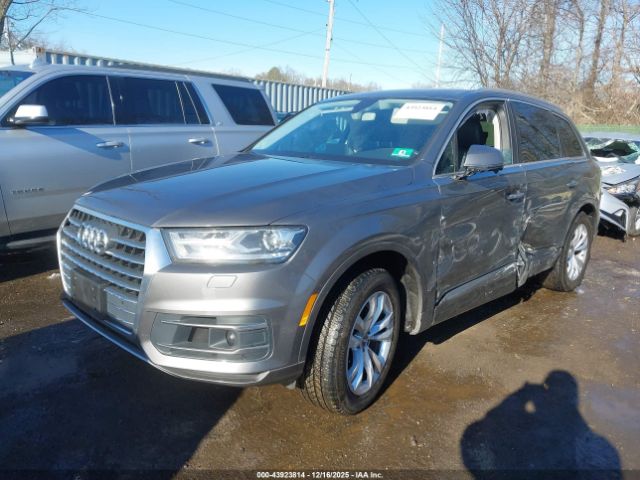 2017 AUDI Q7 WA1LAAF7XHD008125 Photo 1
