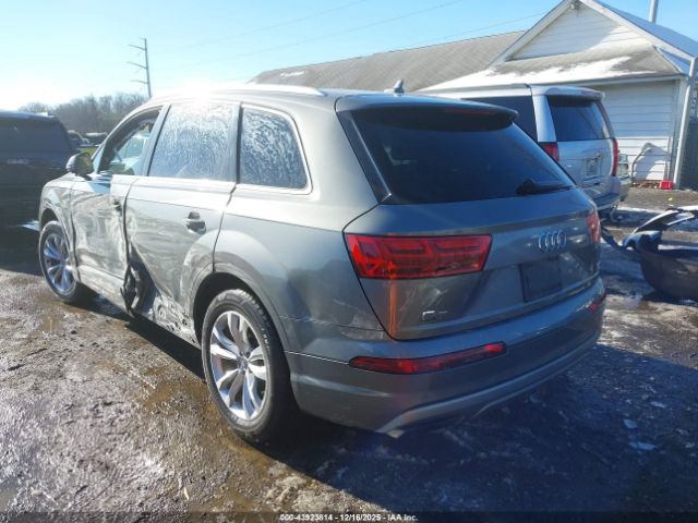 2017 AUDI Q7 WA1LAAF7XHD008125 Photo 2