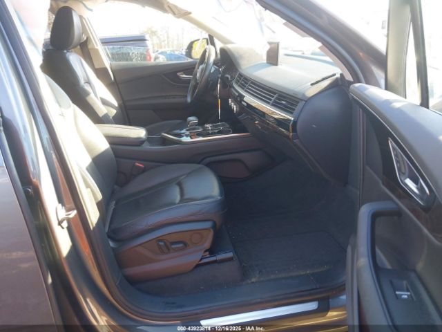 2017 AUDI Q7 WA1LAAF7XHD008125 Photo 4