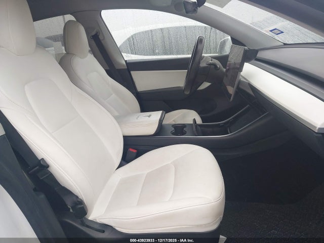 2020 TESLA MODEL Y 5YJYGDEE3LF032585 Photo 4
