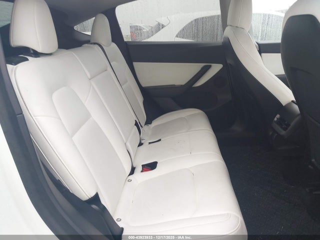 2020 TESLA MODEL Y 5YJYGDEE3LF032585 Photo 7